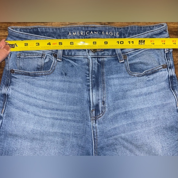 American Eagle Mom Jeans Size 4 - Picture 6 of 11